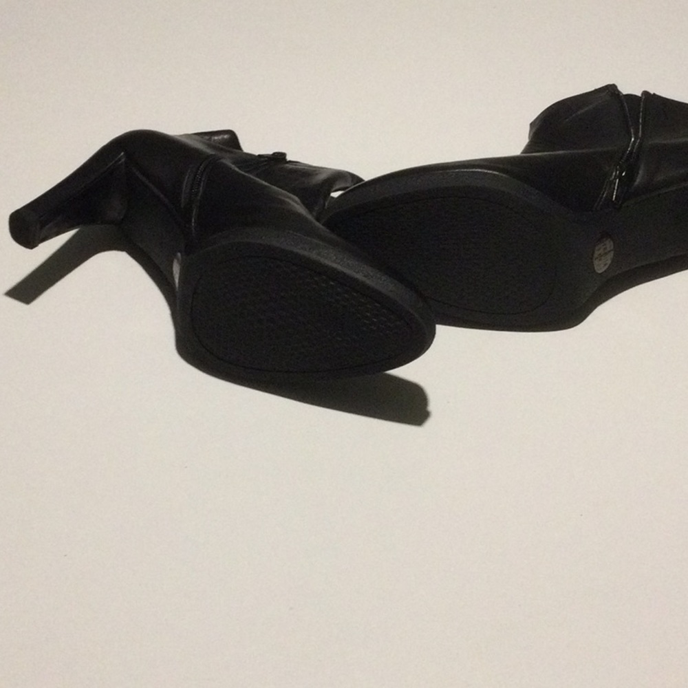 Stuart Weitzman Black Ankle Boot - image 7